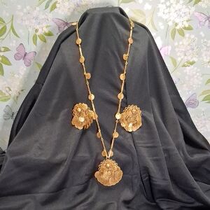 Elegant Gold Necklace and Earring Set